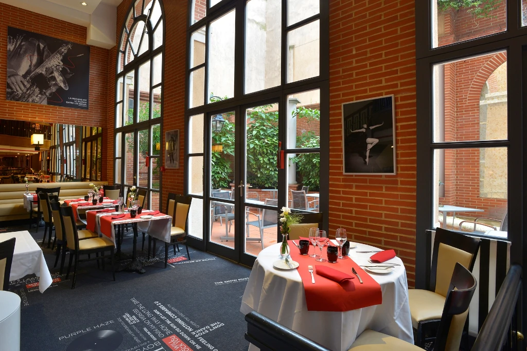 RESTAURANT ATRIUM