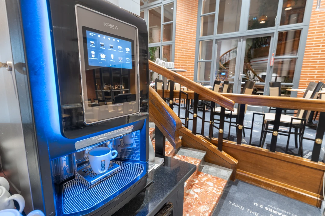 Machine à café disponible pour le petit-déjeuner